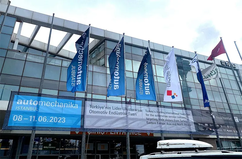 Luxfighter bil LED -frontlys ankommer Automechanika Istanbul 2023