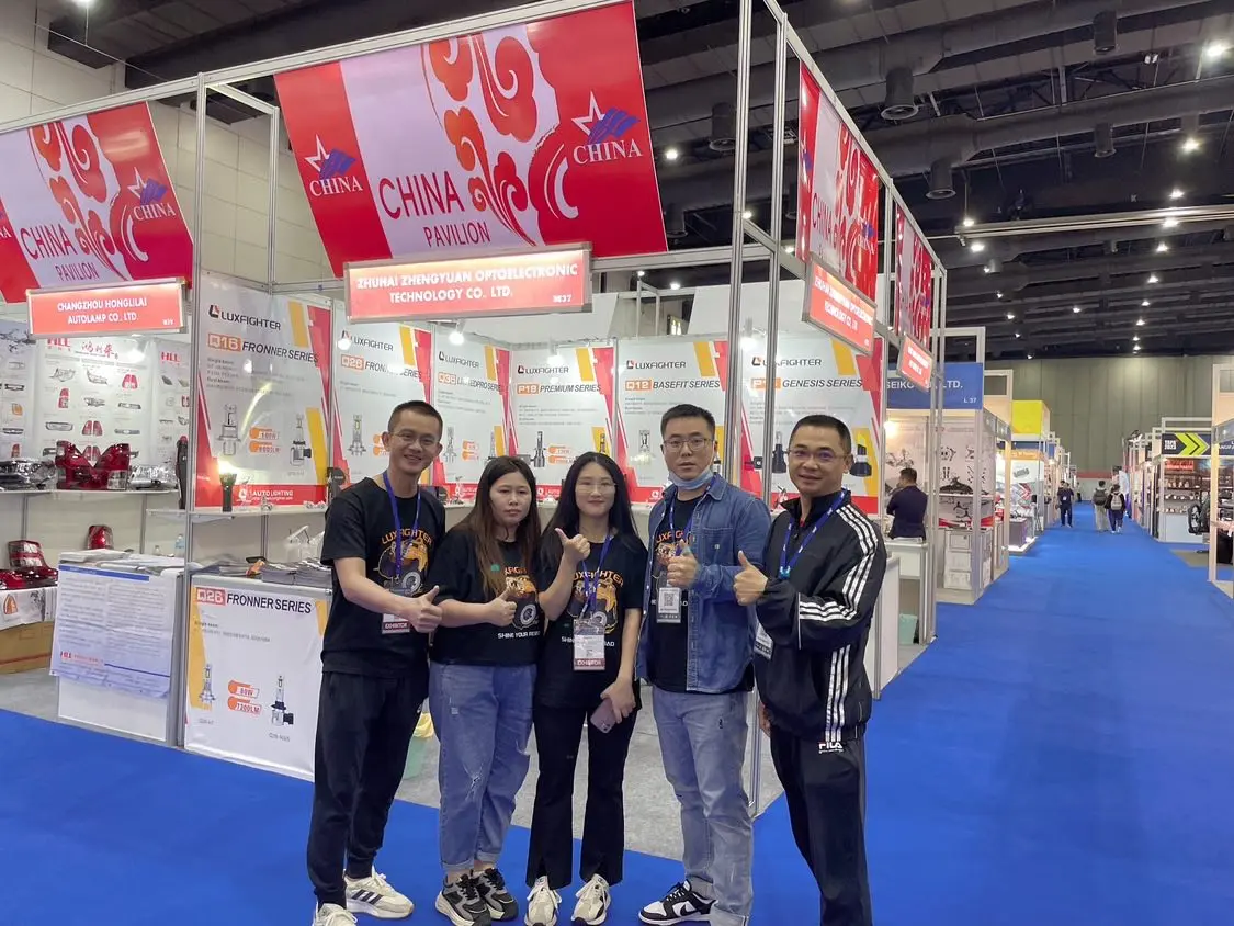 Luxfighter LED -frontlykter som skinner Thailand Tapa 2023